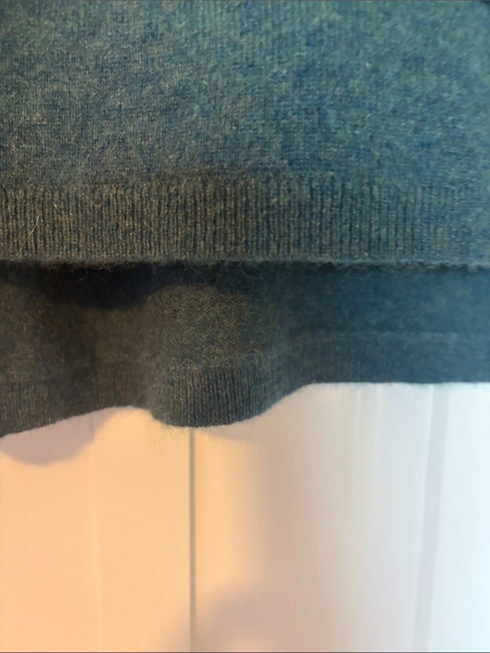 Women’s cashmere Teal Turtleneck Pullover Sweater - Picture 5 of 7